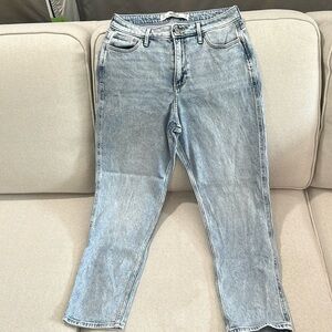 Hollister Curvy High Rise Mom Jean - Light Wash